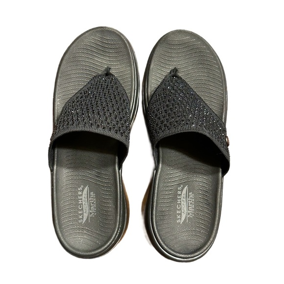 Women’s Skechers GO WALK - Martha Stewart Glittery Black Sandals - Size 8 - NWOT - Picture 1 of 11